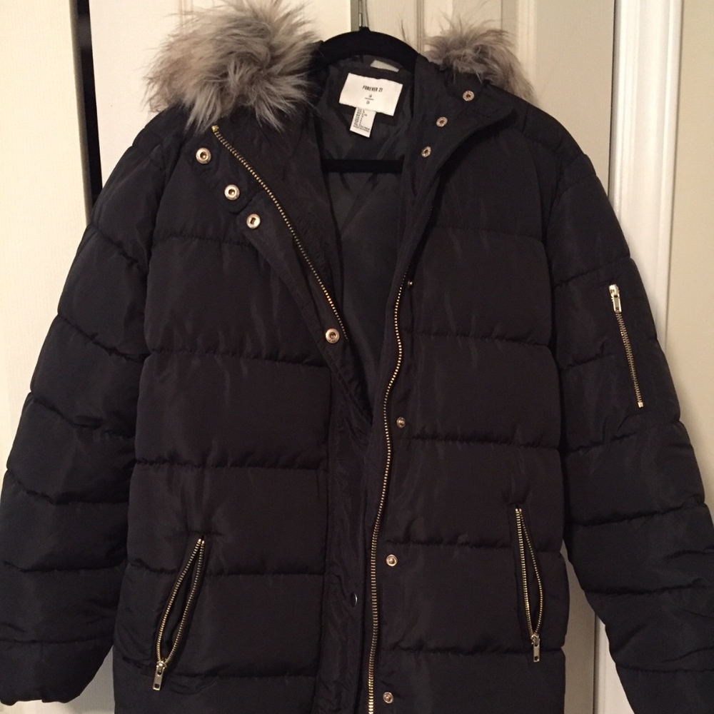 Black Puffer Jacket - Faux Fur Hood - Size Large